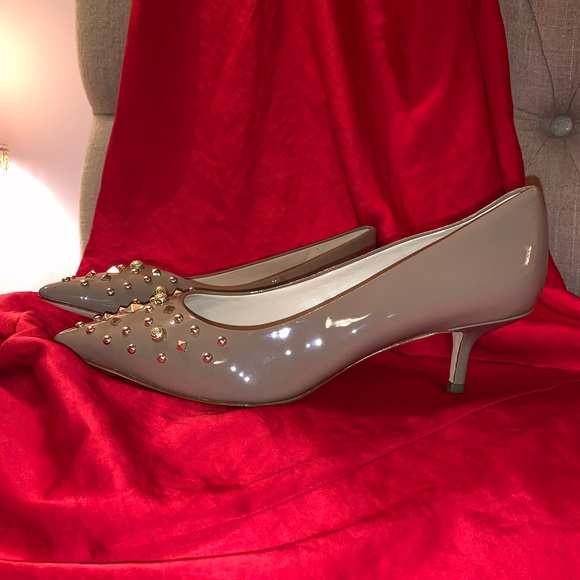 Shoes - Picture 2 of 8